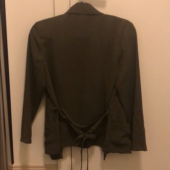 Olive green draped blazer with pockets and belt - Picture 2 of 6